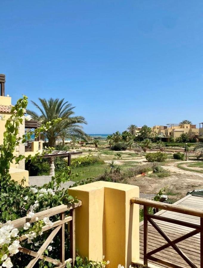 A Sea View Spacious Cheering 5 Bedroom Villa Ain Sokhna "Ain Bay" فيلا كاملة للإيجار قرية العين باي Ain Sukhna Ngoại thất bức ảnh
