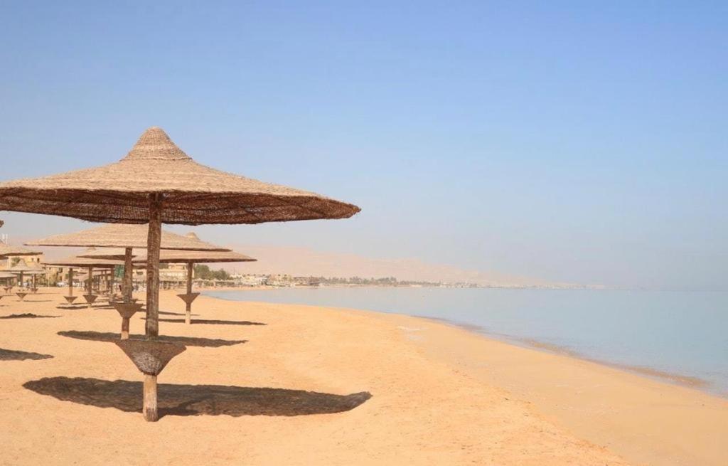 A Sea View Spacious Cheering 5 Bedroom Villa Ain Sokhna "Ain Bay" فيلا كاملة للإيجار قرية العين باي Ain Sukhna Ngoại thất bức ảnh