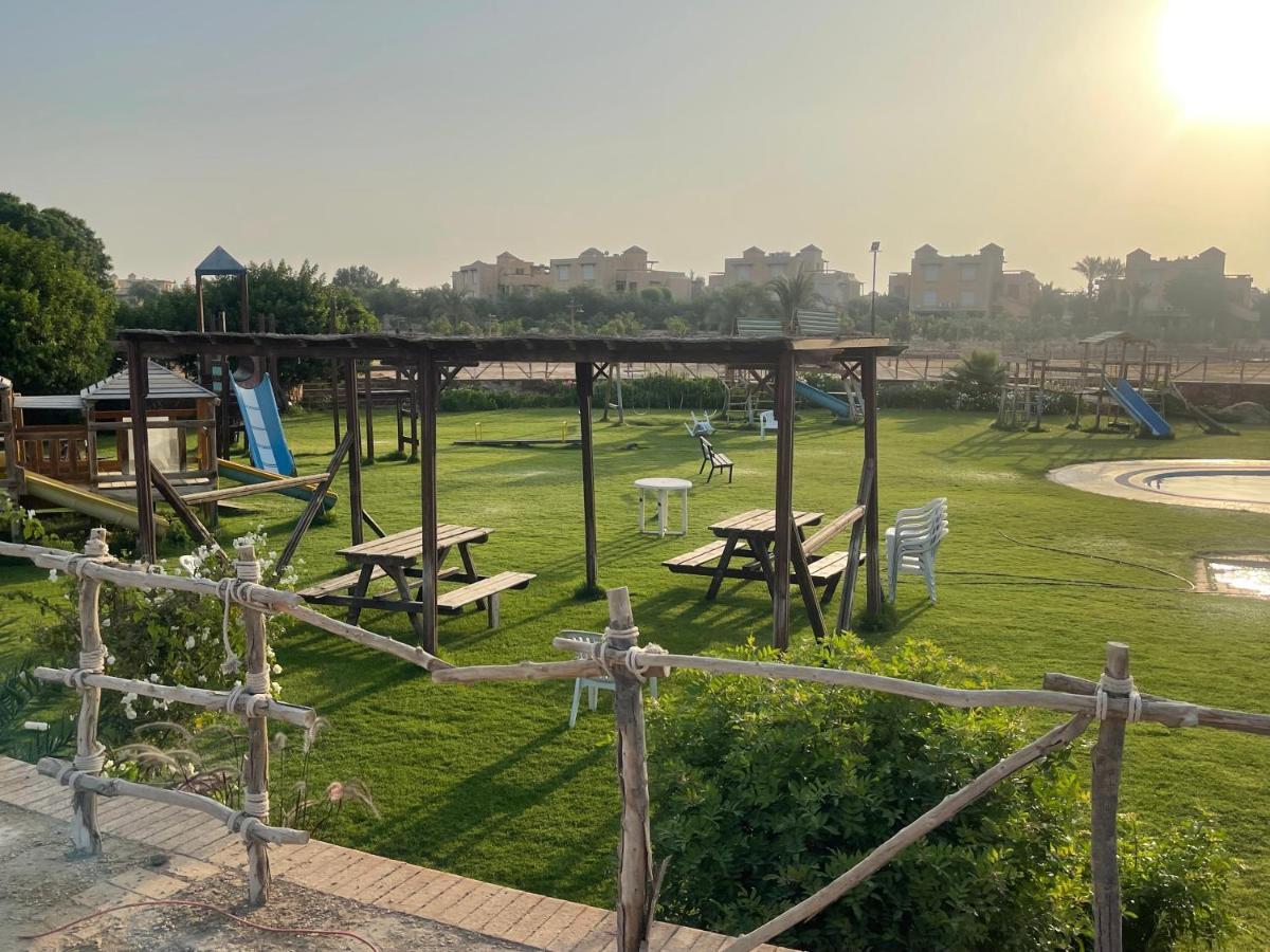 A Sea View Spacious Cheering 5 Bedroom Villa Ain Sokhna "Ain Bay" فيلا كاملة للإيجار قرية العين باي Ain Sukhna Ngoại thất bức ảnh