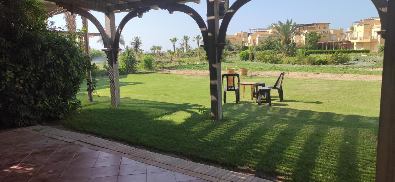 A Sea View Spacious Cheering 5 Bedroom Villa Ain Sokhna "Ain Bay" فيلا كاملة للإيجار قرية العين باي Ain Sukhna Ngoại thất bức ảnh