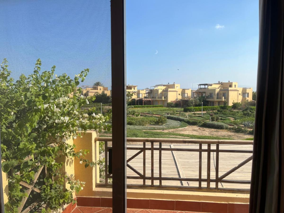 A Sea View Spacious Cheering 5 Bedroom Villa Ain Sokhna "Ain Bay" فيلا كاملة للإيجار قرية العين باي Ain Sukhna Ngoại thất bức ảnh