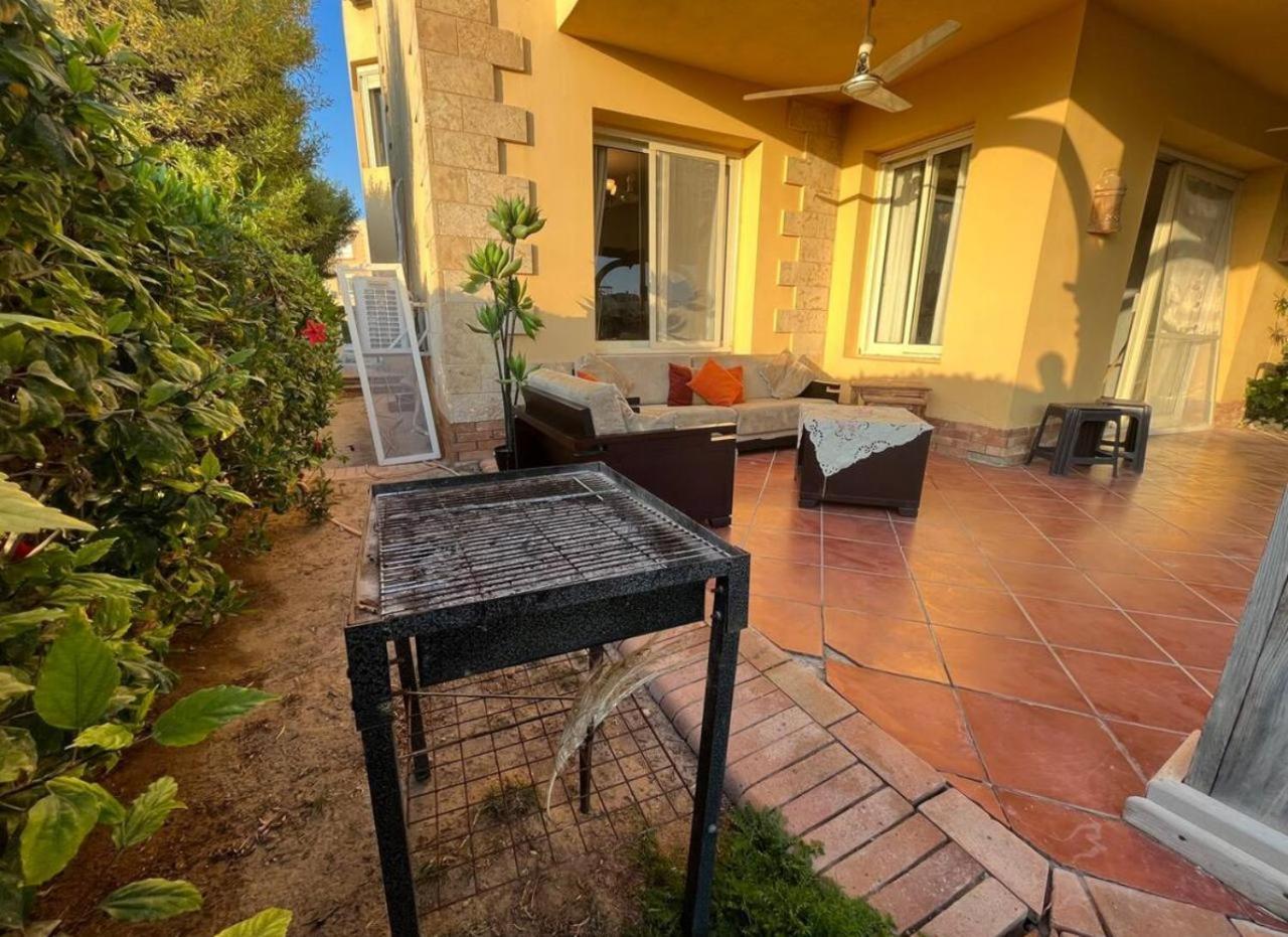 A Sea View Spacious Cheering 5 Bedroom Villa Ain Sokhna "Ain Bay" فيلا كاملة للإيجار قرية العين باي Ain Sukhna Ngoại thất bức ảnh