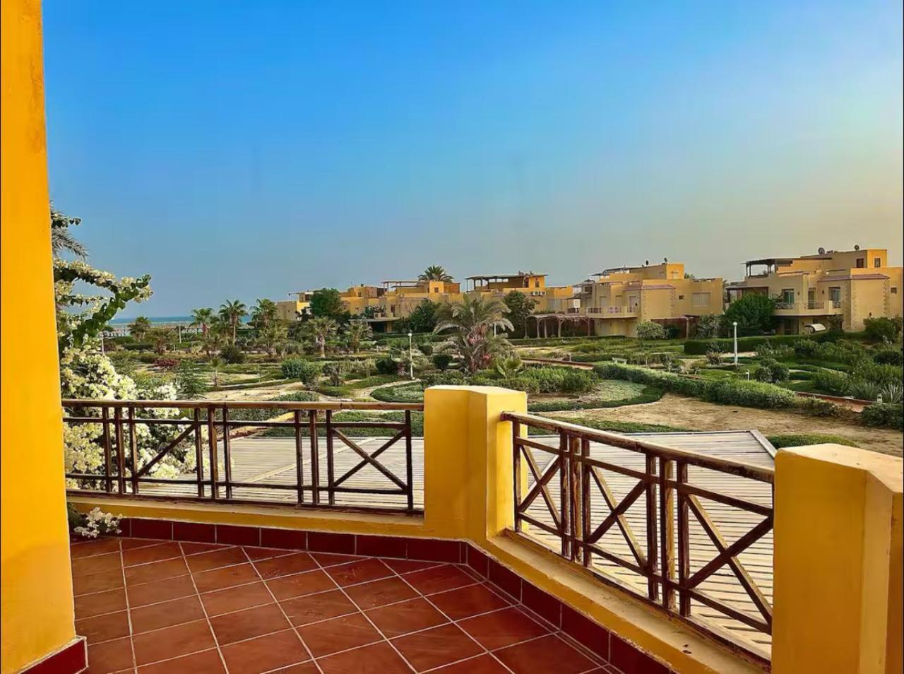 A Sea View Spacious Cheering 5 Bedroom Villa Ain Sokhna "Ain Bay" فيلا كاملة للإيجار قرية العين باي Ain Sukhna Ngoại thất bức ảnh