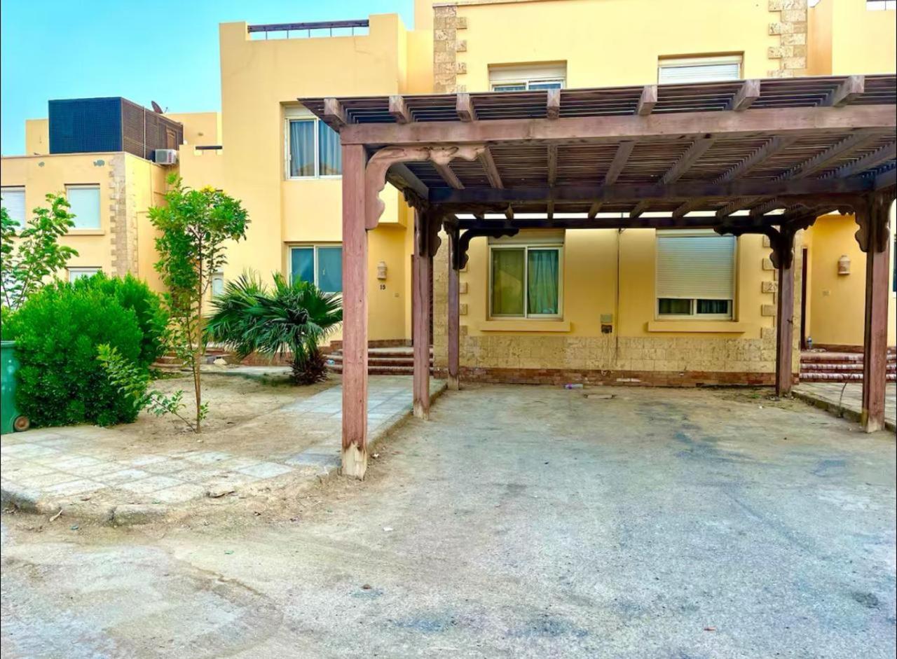 A Sea View Spacious Cheering 5 Bedroom Villa Ain Sokhna "Ain Bay" فيلا كاملة للإيجار قرية العين باي Ain Sukhna Ngoại thất bức ảnh