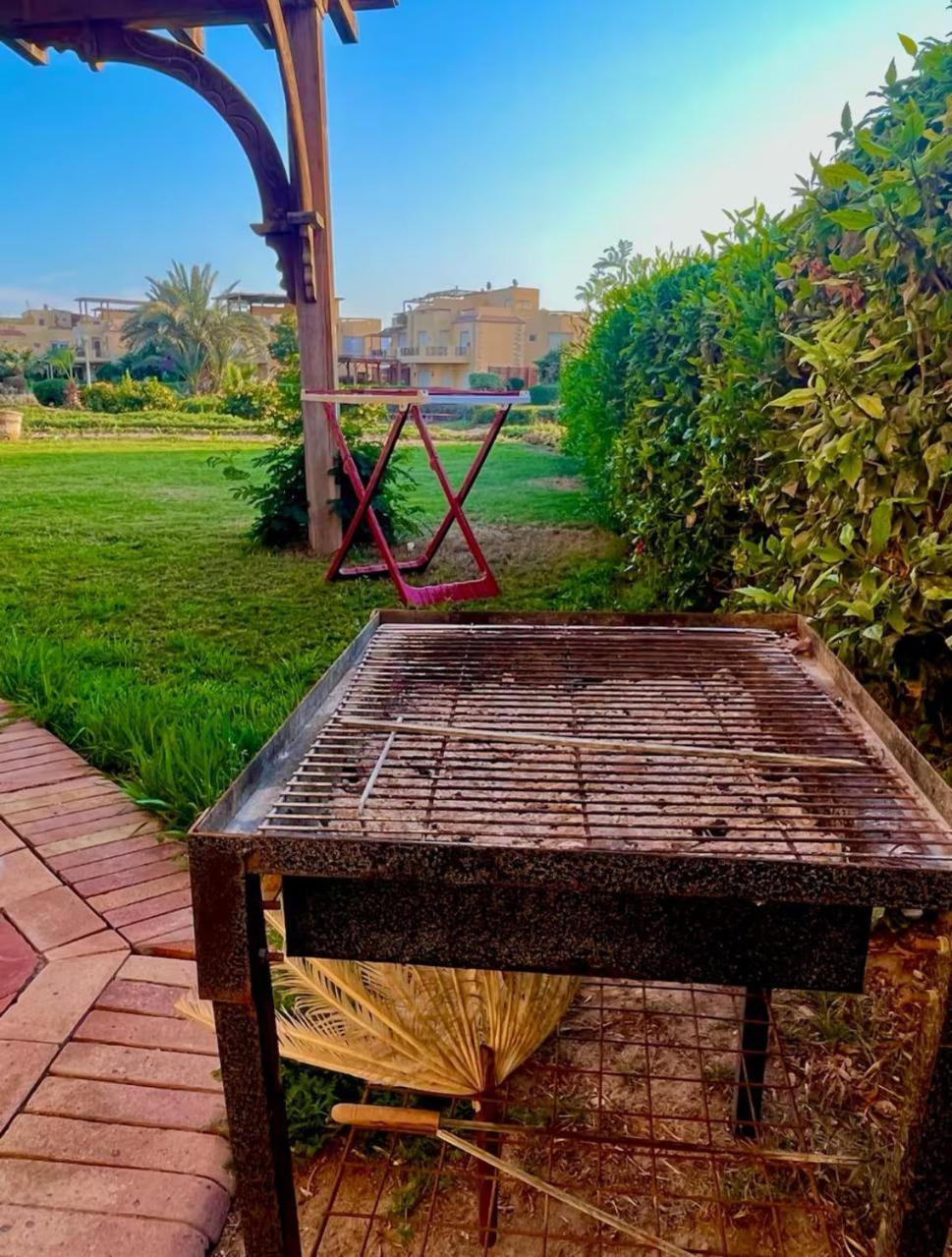 A Sea View Spacious Cheering 5 Bedroom Villa Ain Sokhna "Ain Bay" فيلا كاملة للإيجار قرية العين باي Ain Sukhna Ngoại thất bức ảnh