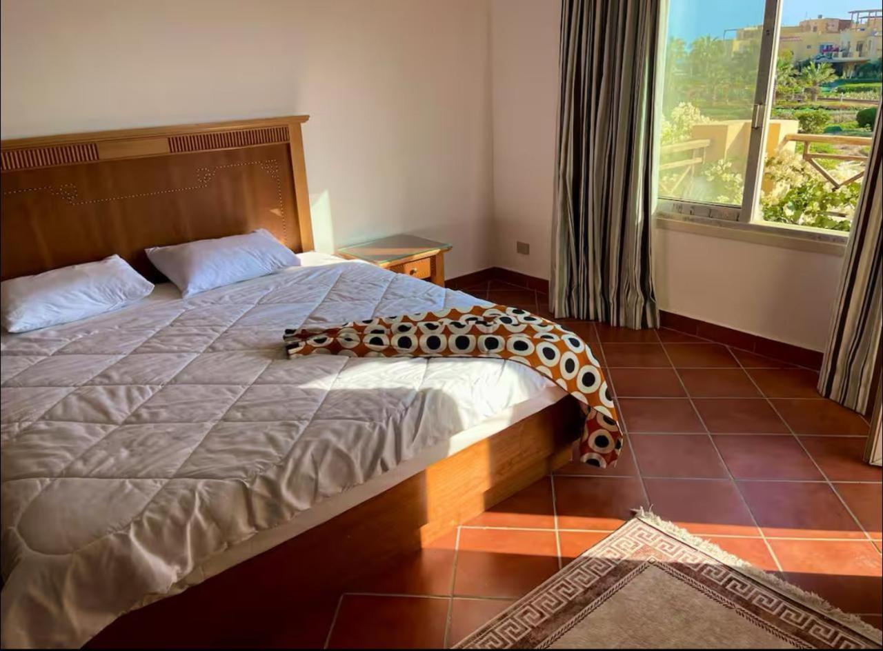 A Sea View Spacious Cheering 5 Bedroom Villa Ain Sokhna "Ain Bay" فيلا كاملة للإيجار قرية العين باي Ain Sukhna Ngoại thất bức ảnh