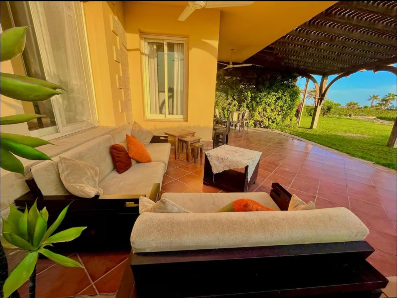 A Sea View Spacious Cheering 5 Bedroom Villa Ain Sokhna "Ain Bay" فيلا كاملة للإيجار قرية العين باي Ain Sukhna Ngoại thất bức ảnh