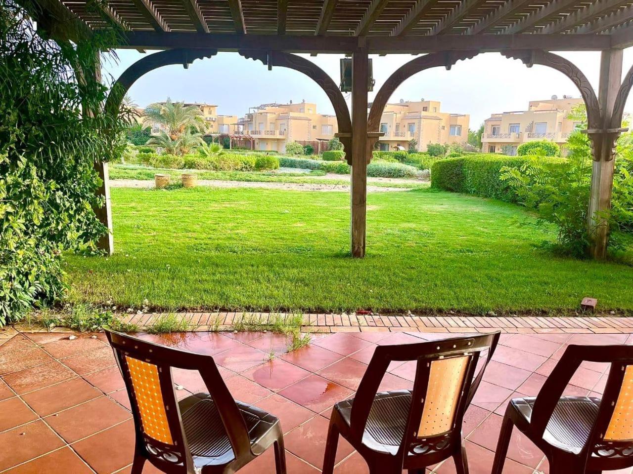 A Sea View Spacious Cheering 5 Bedroom Villa Ain Sokhna "Ain Bay" فيلا كاملة للإيجار قرية العين باي Ain Sukhna Ngoại thất bức ảnh