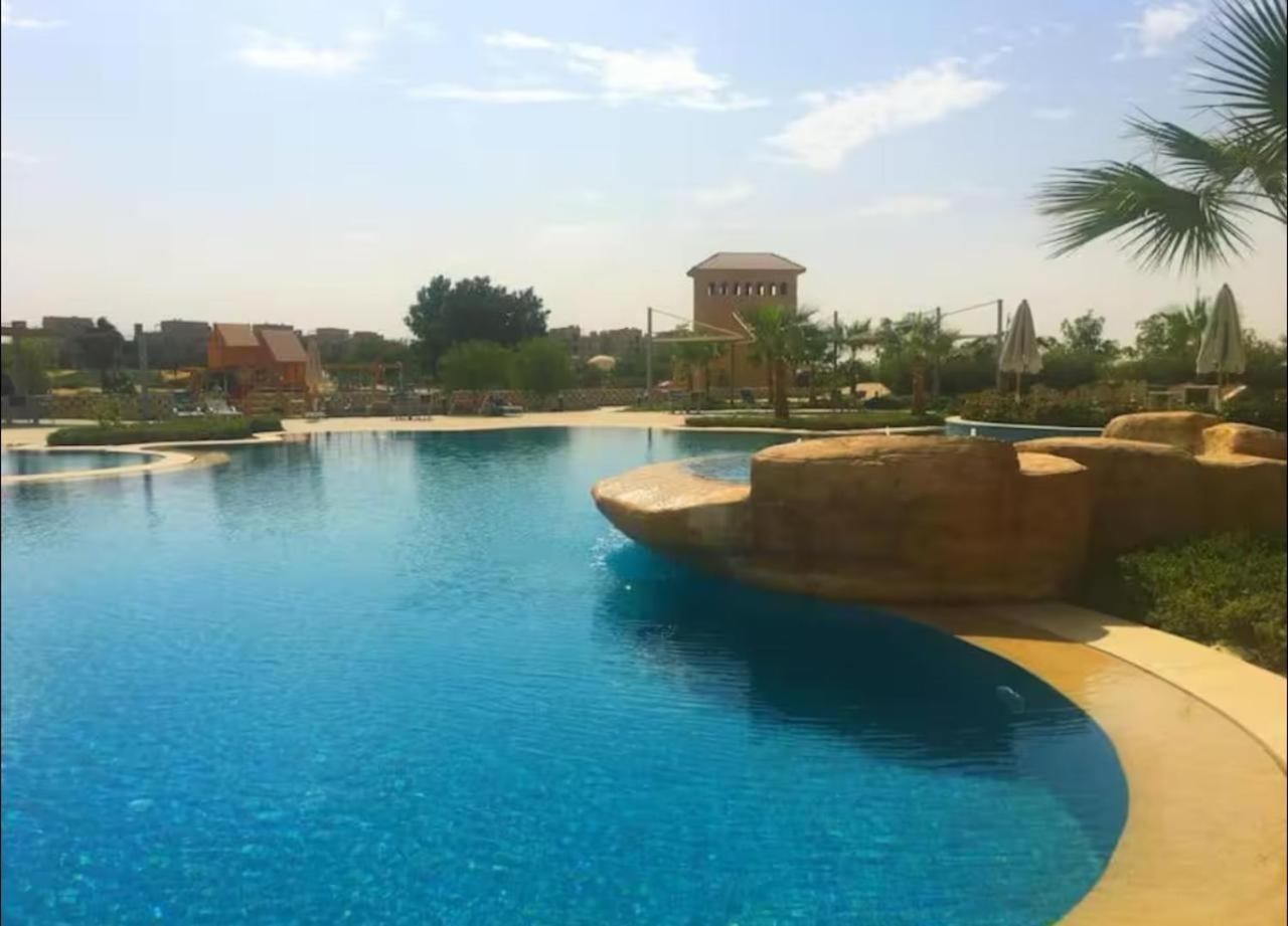 A Sea View Spacious Cheering 5 Bedroom Villa Ain Sokhna "Ain Bay" فيلا كاملة للإيجار قرية العين باي Ain Sukhna Ngoại thất bức ảnh
